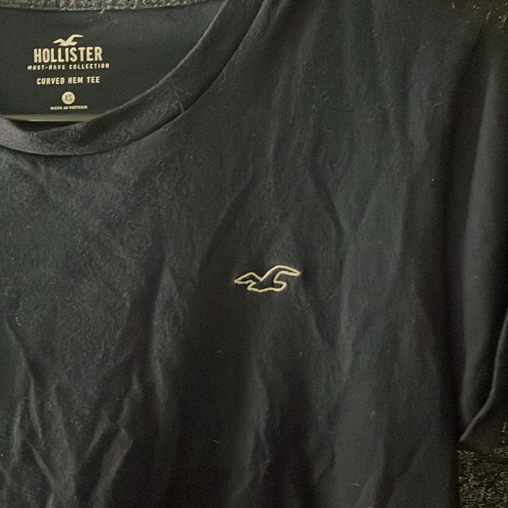 Hollister T-shirt - Picture 2 of 2